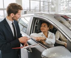 Best Ways To Negotiate And Get A Better Deal At A Car Dealership